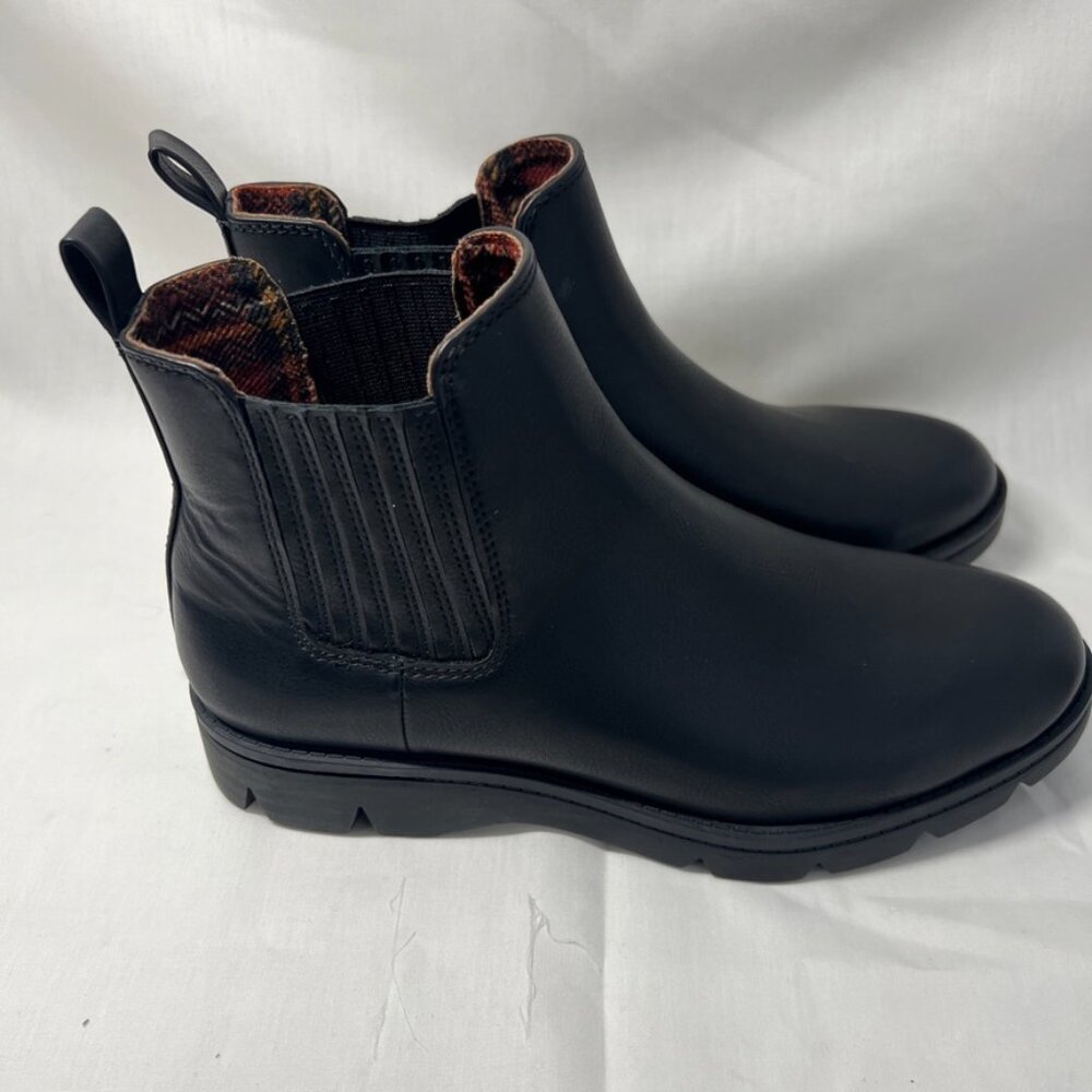 b.o.c. Black Ankle Booties elastic Sides Pull on Durable Soles New - Picture 4 of 10